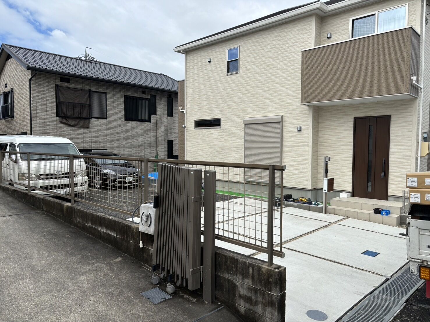 尾張旭市U様邸　リンクストーン樹脂舗装工事＋モルタル階段新設