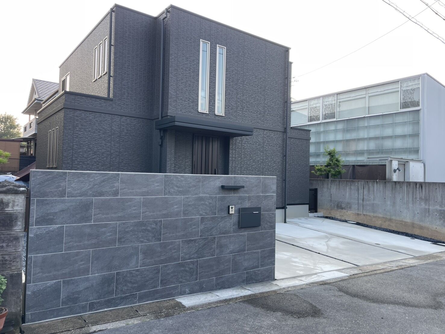 尾張旭市U様邸　リンクストーン樹脂舗装工事＋モルタル階段新設
