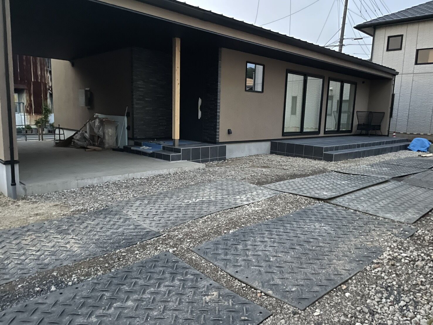 尾張旭市U様邸　リンクストーン樹脂舗装工事＋モルタル階段新設