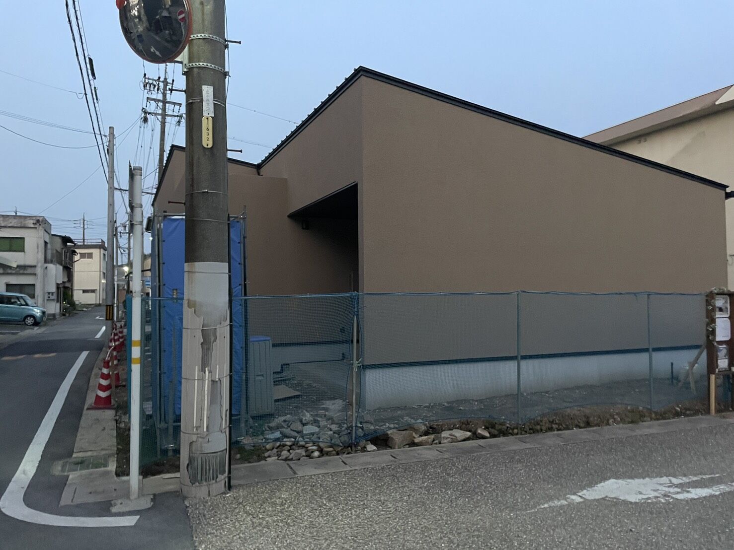 尾張旭市U様邸　リンクストーン樹脂舗装工事＋モルタル階段新設