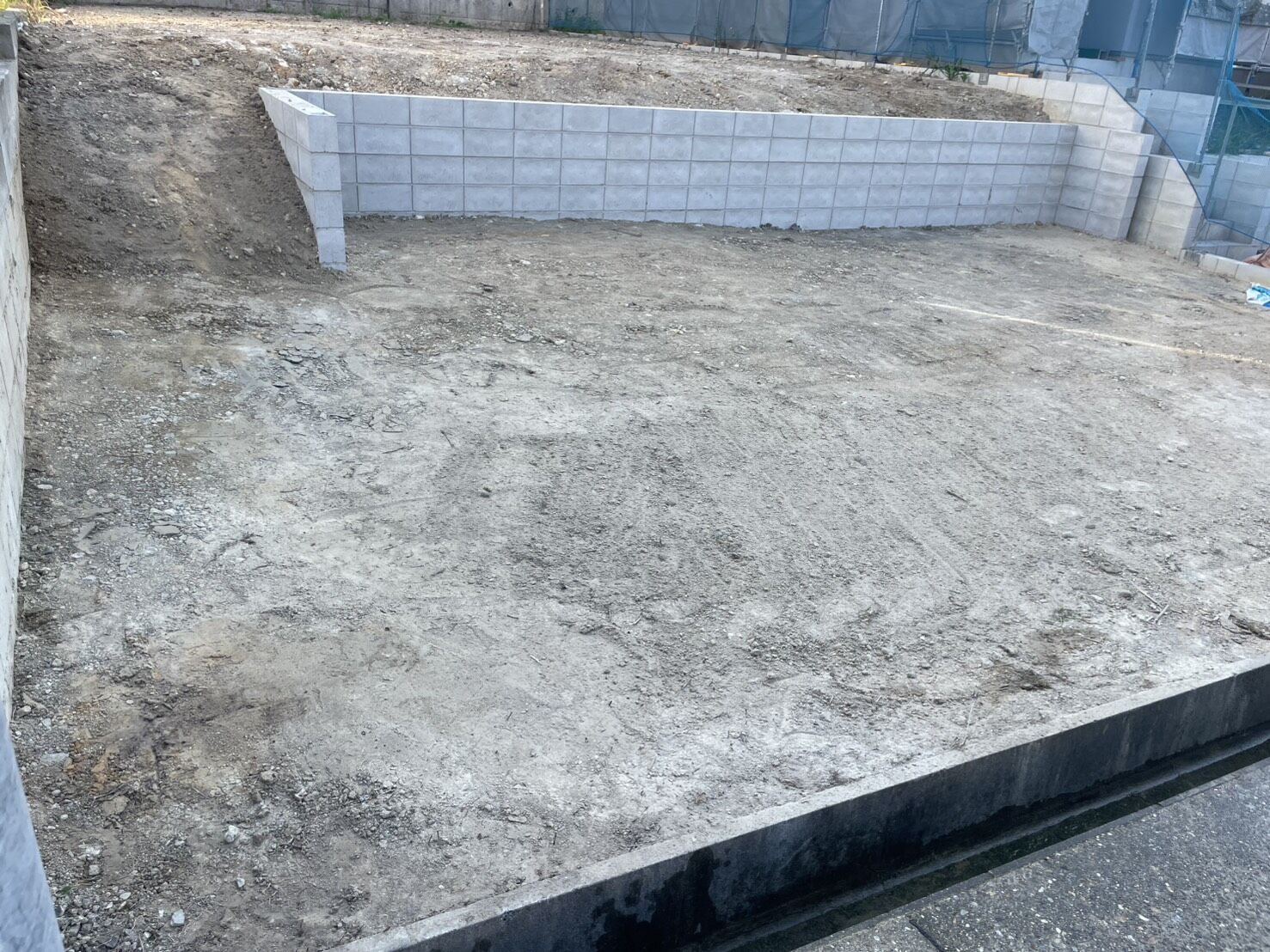 尾張旭市U様邸　リンクストーン樹脂舗装工事＋モルタル階段新設