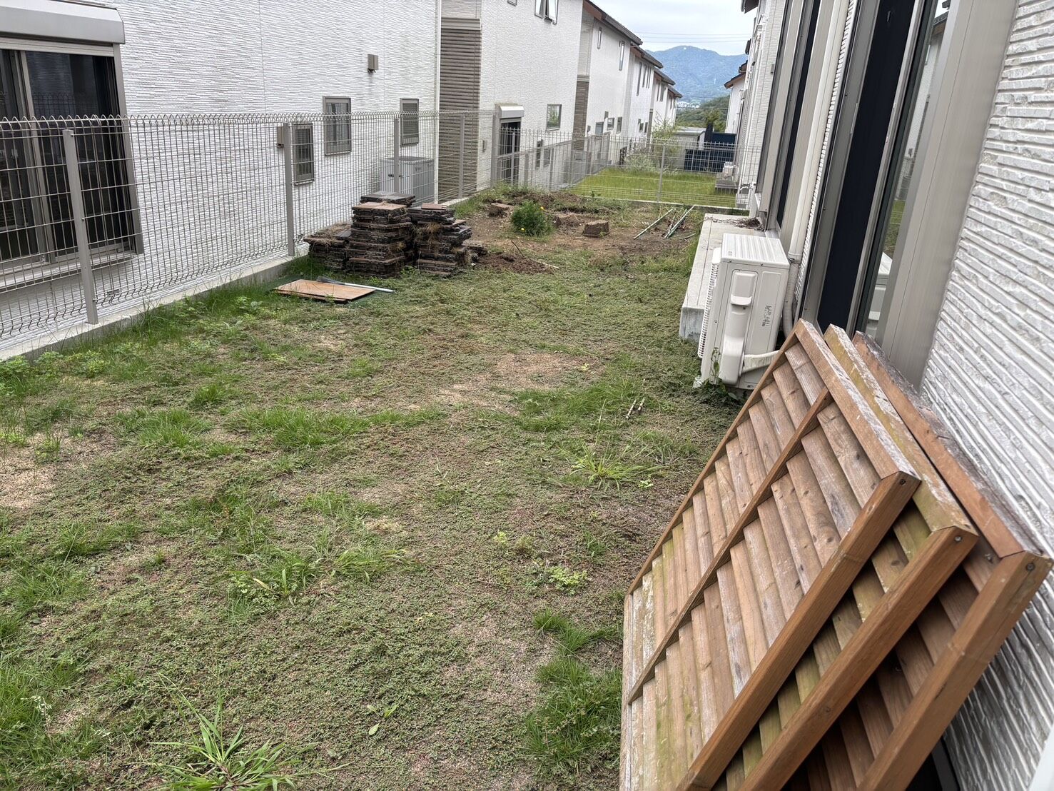 尾張旭市U様邸　リンクストーン樹脂舗装工事＋モルタル階段新設