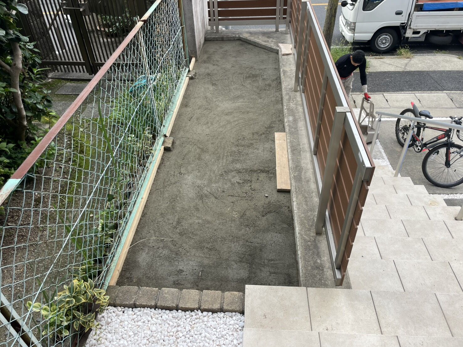 尾張旭市U様邸　リンクストーン樹脂舗装工事＋モルタル階段新設