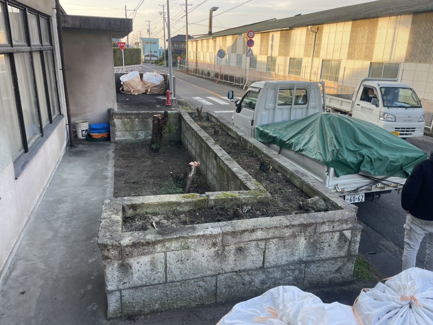 尾張旭市U様邸　リンクストーン樹脂舗装工事＋モルタル階段新設