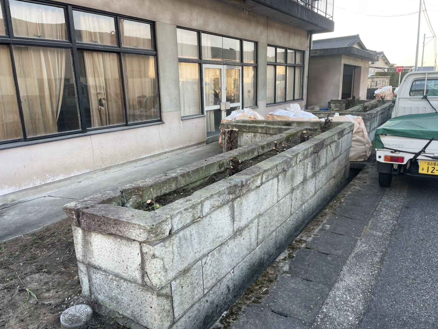 尾張旭市U様邸　リンクストーン樹脂舗装工事＋モルタル階段新設